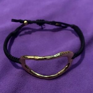 Gold Oval Pendant Bracelet